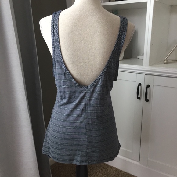 Athleta workout split side tank - Picture 2 of 4